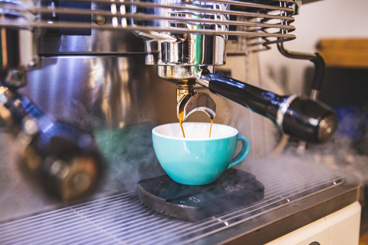 コーヒーカップにたこねば