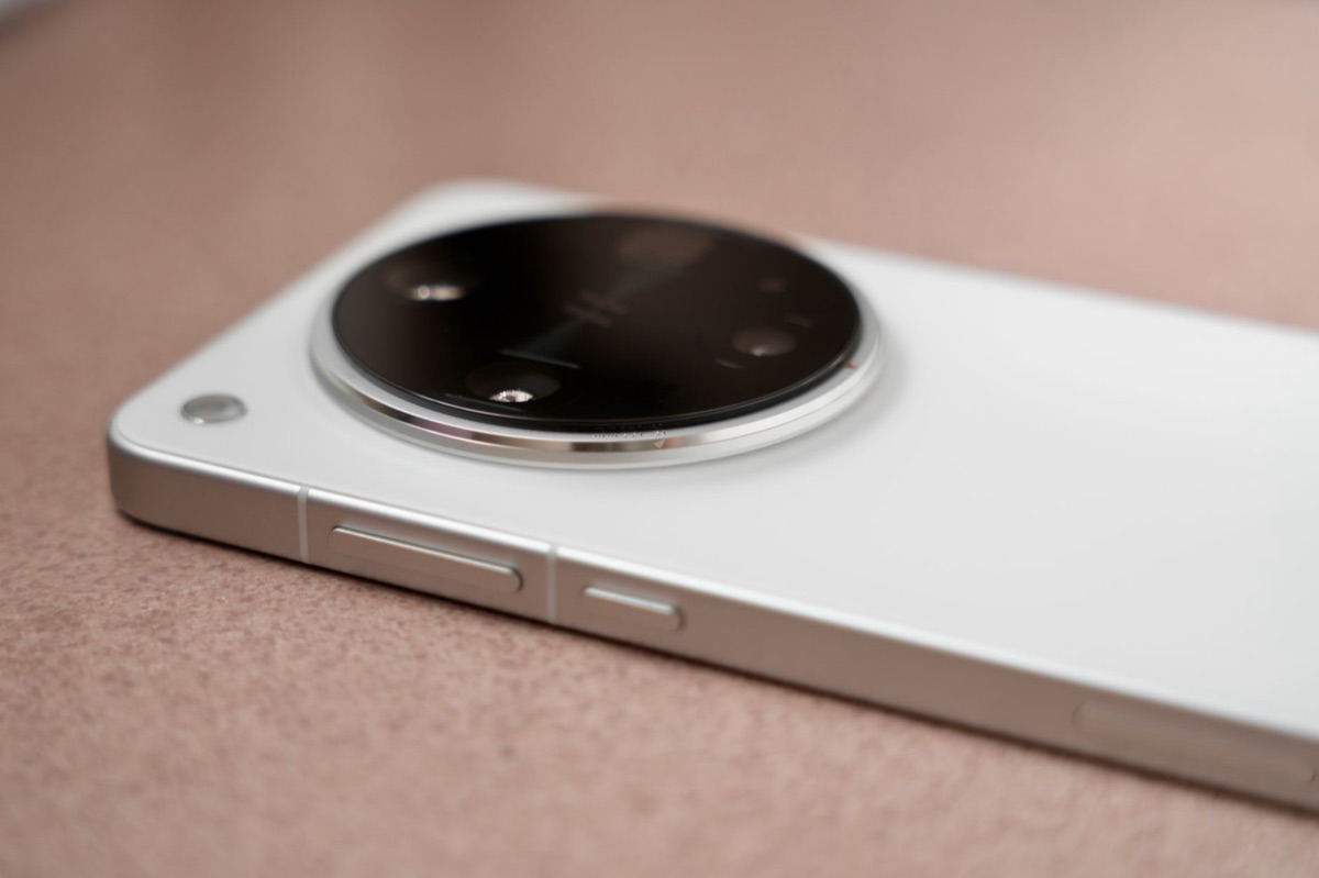 Smartphone camera lens