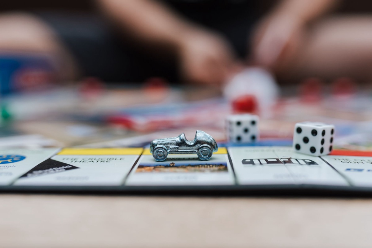 Spielsteine auf Tisch