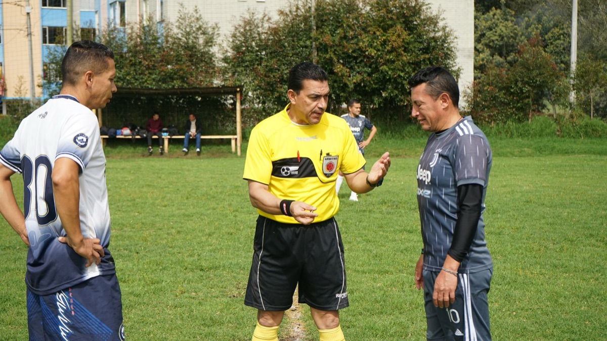 Players discussing strategy at table