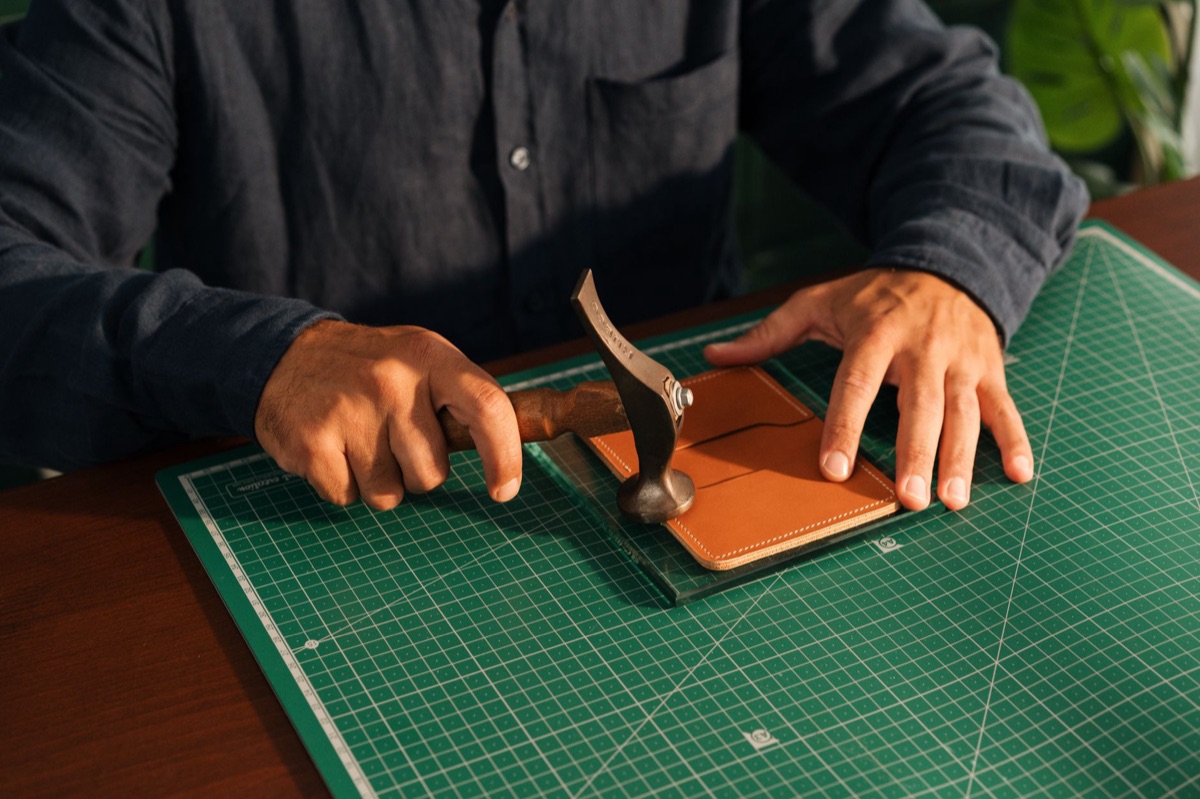 Outils de suture en cuir