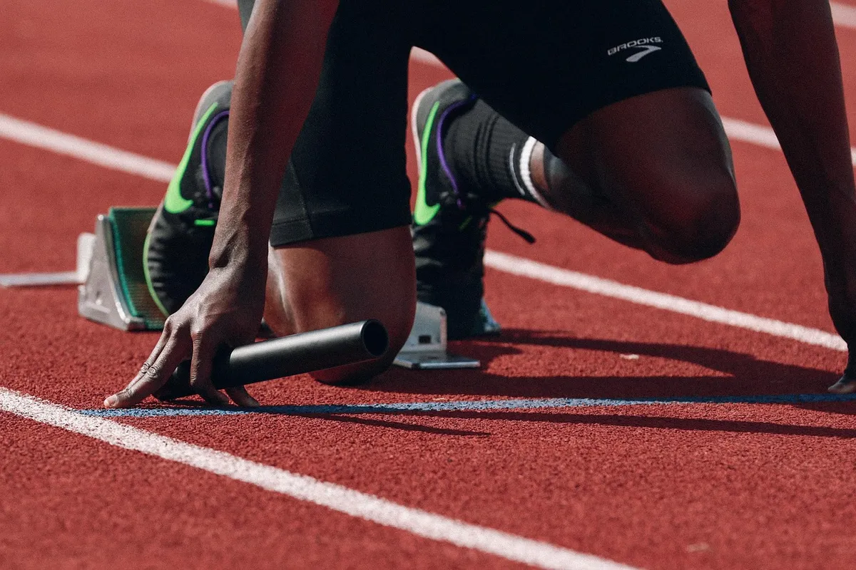 athlete, runner, sprint, fast, black, man, black man, person, racetrack, relay, sport, sports wear, start, athlete, runner, sport, sport, start, start, start, s